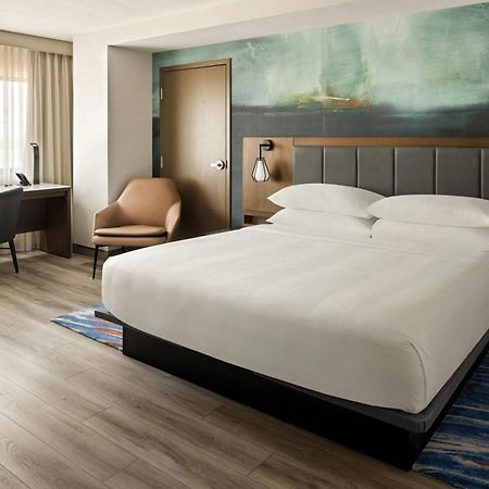 Oshkosh Marriott Waterfront Hotel & Convention Center Exterior foto